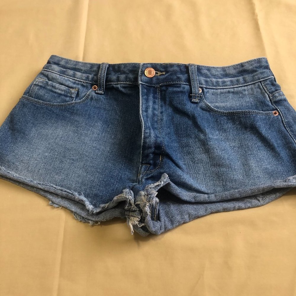 Forever 21 women jean shorts size 27, 061